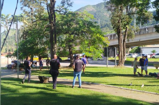 Ação integrada do programa Ruas da Esperança mobiliza equipes em três regiões de Caraguatatuba