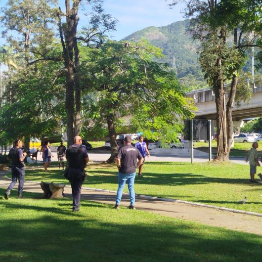 Ação integrada do programa Ruas da Esperança mobiliza equipes em três regiões de Caraguatatuba