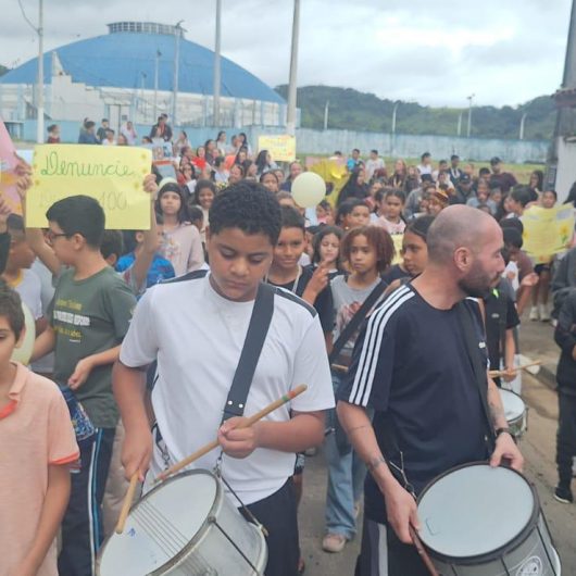 UBS Casa Branca mobiliza passeata contra abuso e exploração sexual infantil em parceria com a Educação