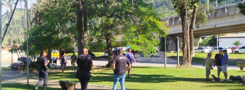 Ação integrada do programa Ruas da Esperança mobiliza equipes em três regiões de Caraguatatuba