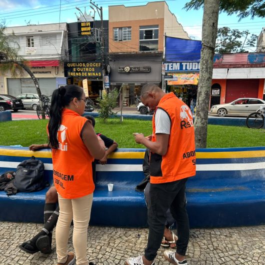 Programa Ruas da Esperança reforça ações de acolhimento no centro de Caraguatatuba
