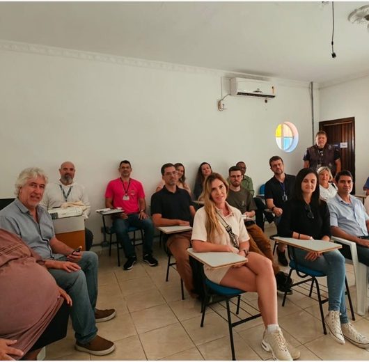 Novos conselheiros do Meio Ambiente tomam posse para biênio 2026–2028 em Caraguatatuba