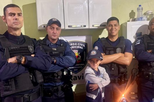Criança apaixonada pela Guarda Municipal recebe visita especial no dia do aniversário
