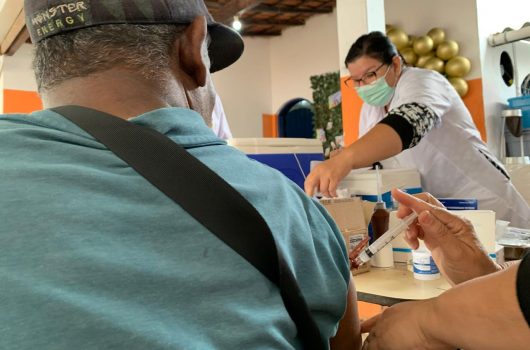 Vacinação contra gripe é ampliada para toda população acima de 6 meses em Caraguatatuba