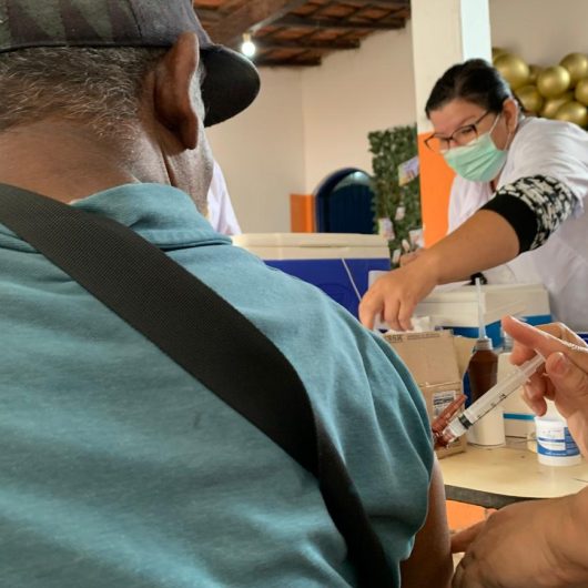 Vacinação contra gripe é ampliada para toda população acima de 6 meses em Caraguatatuba