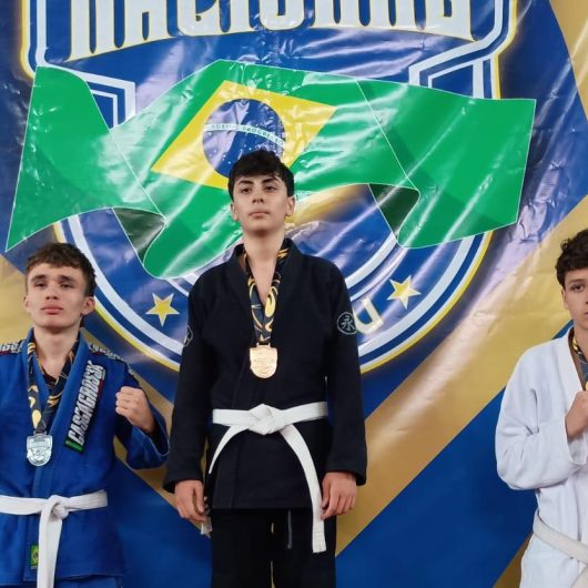 Atletas de Caraguatatuba sobem ao pódio nacional do Jiu-Jítsu em Caçapava