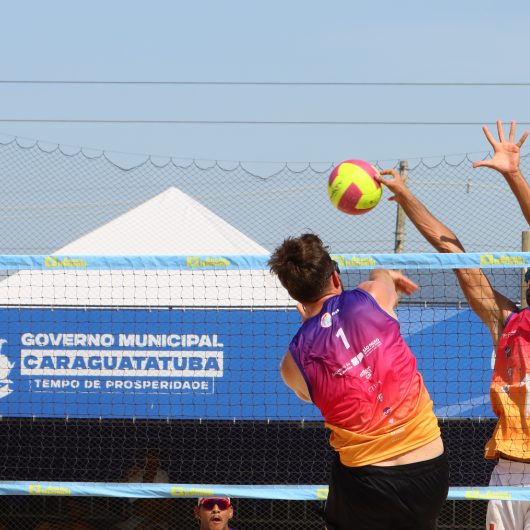 Com torneio de vôlei de praia no sábado, Caraguá Agita Esportes segue festivais e atividades de norte a sul da cidade