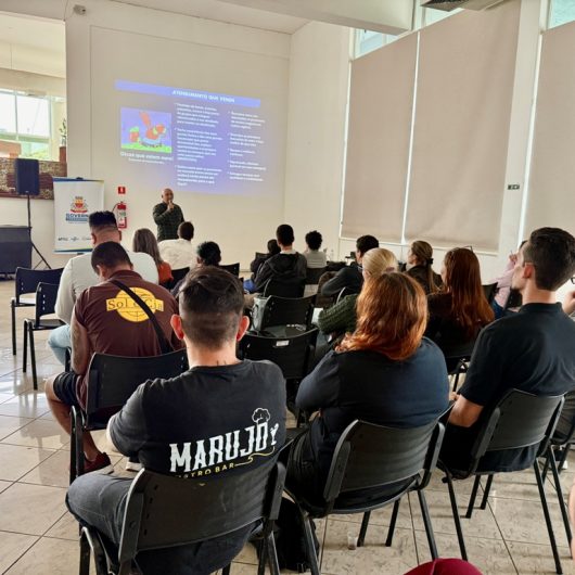 “Marketing e vendas para o setor gastronômico” é o tema da Trilha Formativa para Caraguá A Gosto nesta terça-feira