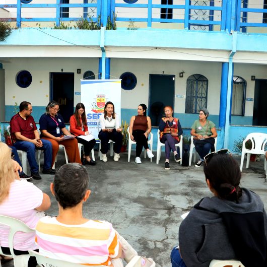 Roda de Conversa reúne usuários do CRAS Centro na campanha “Junho Violeta” em Caraguatatuba