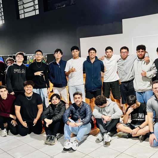Estudantes da ETEC de São Sebastião conhecem projetos e inovações da Secretaria de Tecnologia e Inovação de Caraguatatuba