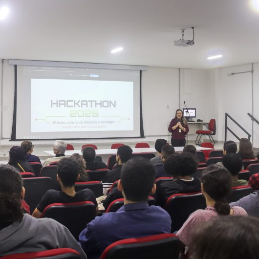Hackathon 2026 desafia estudantes a criar soluções tecnológicas para Educação em Caraguatatuba