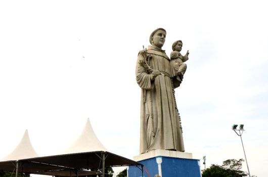 Caminhada e missa campal no Morro Santo Antônio abrem Semana do Padroeiro em Caraguatatuba
