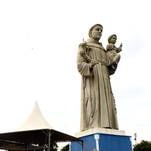 Caminhada e missa campal no Morro Santo Antônio abrem Semana do Padroeiro em Caraguatatuba