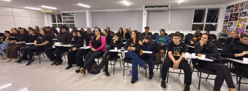 Caraguatatuba celebra formação de 57 alunos em curso gratuito de Libras e reforça compromisso com inclusão