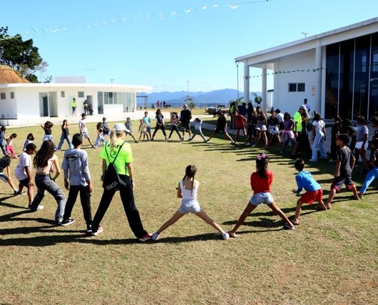 Prefeitura de Caraguatatuba realiza projeto Colônia de Férias Inverno para crianças e adolescentes do Residencial Getuba