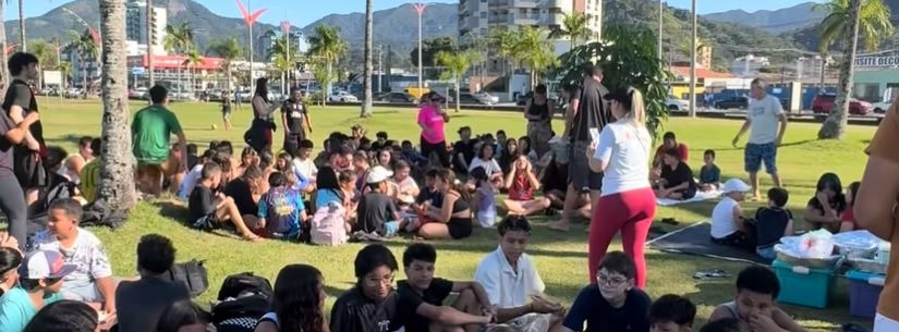 Velejada do Bem reúne 140 jovens em atividades náuticas e educação ambiental em Caraguatatuba