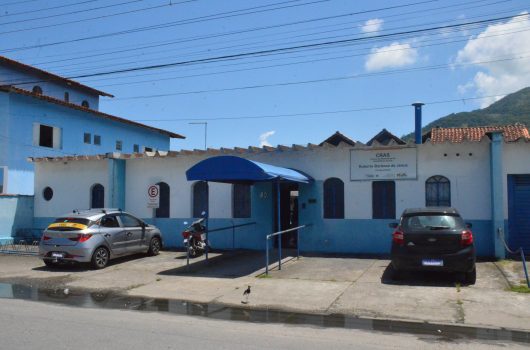Varal Solidário amplia acesso a roupas de inverno e fortalece rede de apoio às famílias atendidas pelos CRAS de Caraguatatuba