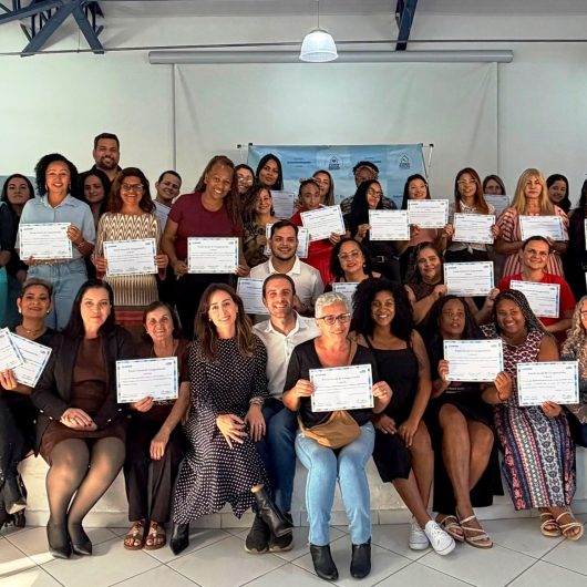 Fundo Social reúne mais de 100 alunos na formatura dos cursos do semestre no Centro Comunitário Cultural e Social do Morro Do Algodão