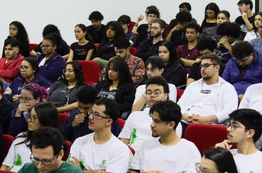 Hackathon 2026 premia soluções inovadoras para desafios da Educação em Caraguatatuba