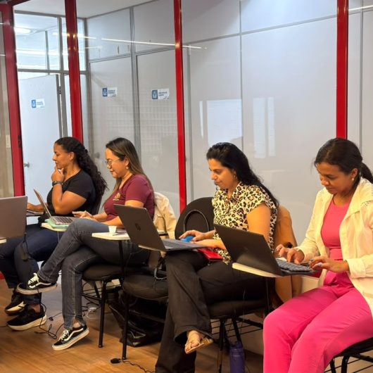 Professores da rede municipal de Caraguatatuba participam de trabalho para ampliar acessibilidade nas avaliações do AvaRede