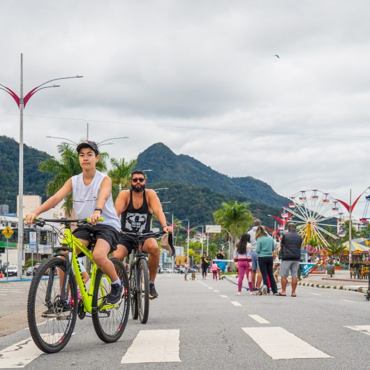 Rua da Família encerra temporada 2026 com esporte, cultura e lazer na Avenida da Praia neste domingo