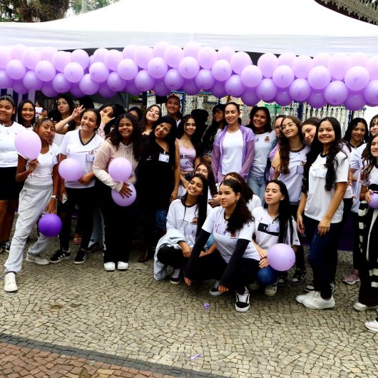 Fundo Social leva caminhada do Agosto Lilás contra violência à mulher às ruas de Caraguatatuba nesta quarta-feira