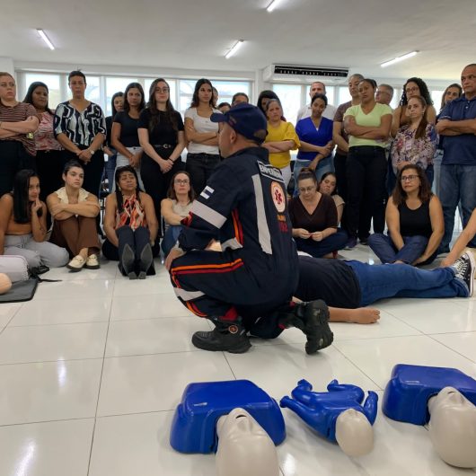 Caraguatatuba capacita profissionais da saúde bucal em primeiros socorros