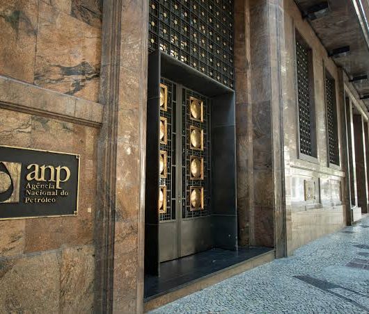 Município busca revisão de regra da ANP que reduz produção da UTGCA e royalties