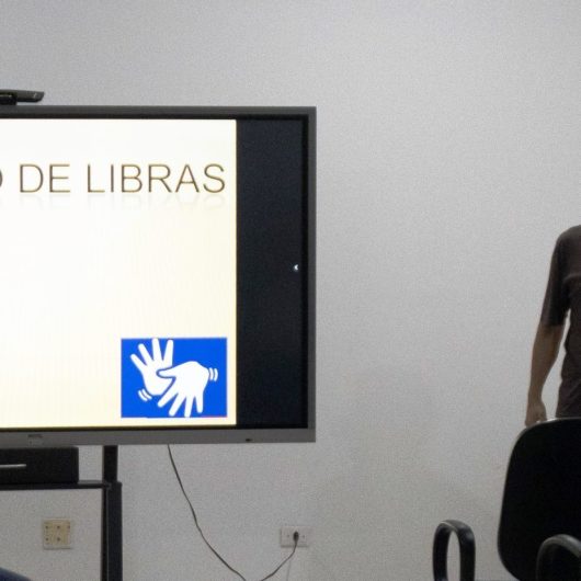 Caraguatatuba abre nova turma do curso básico de LIBRAS gratuito