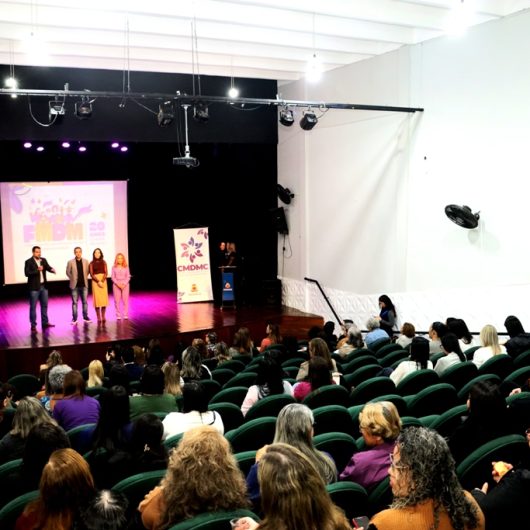 Fórum Municipal dos Direitos da Mulher fortalece rede de proteção e debate enfrentamento à violência em Caraguatatuba