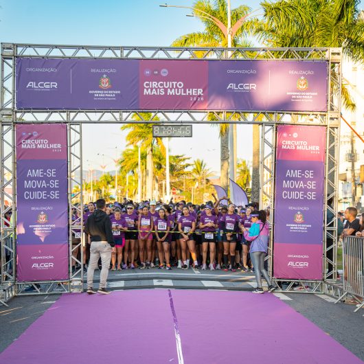 Circuito Mais Mulher reúne 3 mil participantes e transforma a orla de Caraguatatuba em um grande movimento de valorização da mulher