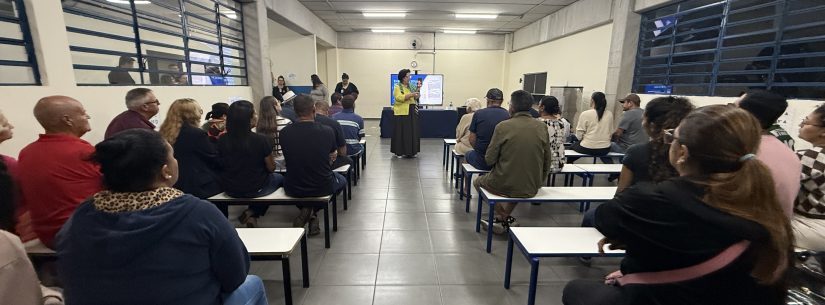 Moradores do Núcleo Paulino Ferreira recebem título de regularização fundiária