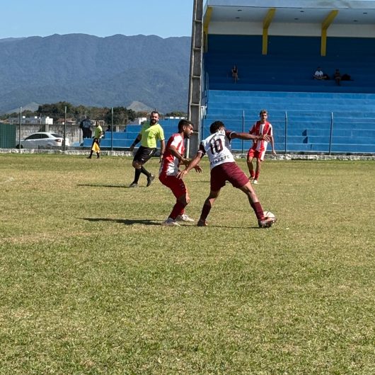 Campeonato Municipal de Futebol Amador começa com 13 vitórias e quatro empates em Caraguatatuba