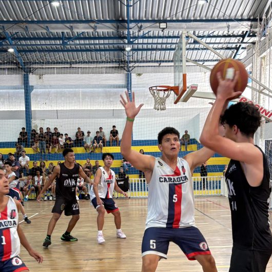 Basquete Caraguá vence DNK por 61 a 30 pela Copa Metropolitana Sub-17 em casa
