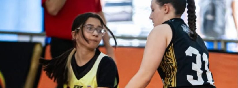 Equipe feminina de basquete de Caraguatatuba disputa final estadual dos Jogos Escolares em Praia Grande