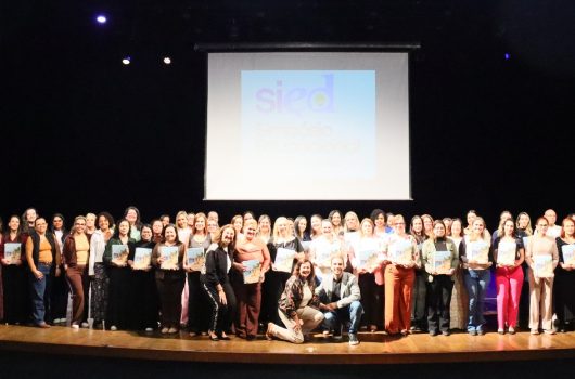 Caraguatatuba lança Currículo da Educação Infantil na abertura do 2º Simpósio Educacional