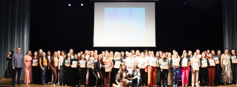 Caraguatatuba lança Currículo da Educação Infantil na abertura do 2º Simpósio Educacional