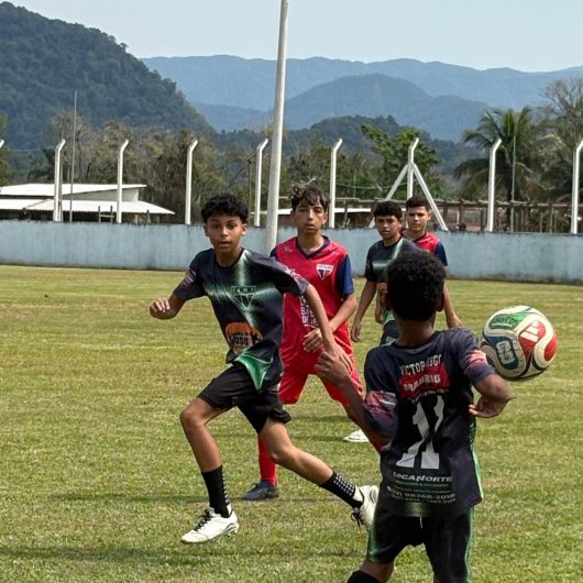 Copa da Criança de Futebol abre competição com rodada de muitos gols em Caraguatatuba