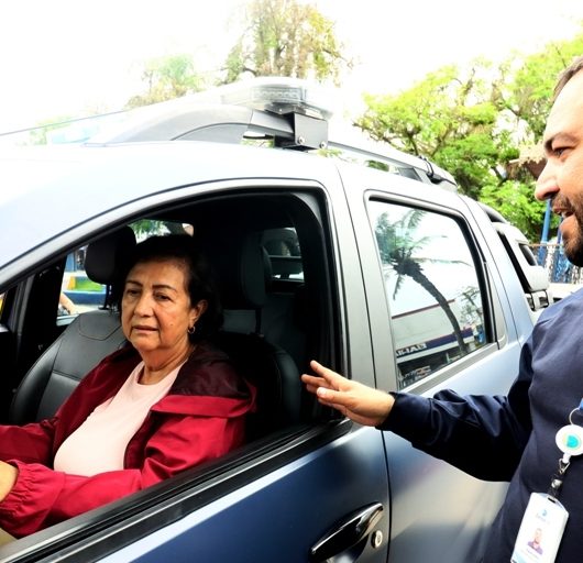 Prefeitura de Caraguatatuba e Detran promovem dinâmica sobre “pontos cegos” no trânsito