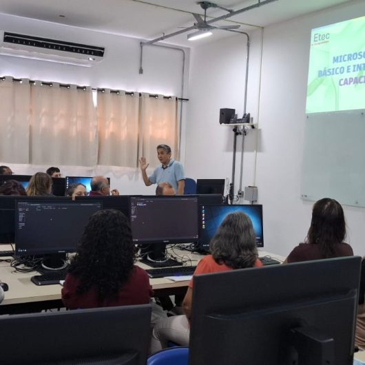 Prefeitura de Caraguatatuba capacita mais uma turma de servidores no curso de Excel Básico