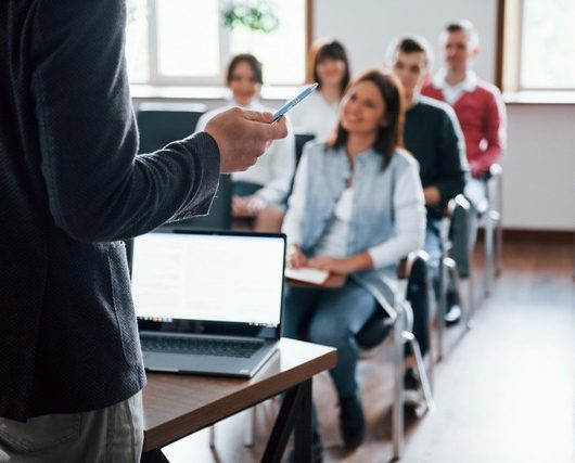 Caraguatatuba lança Trilha Formativa Freemind para qualificação de servidores da rede de proteção social