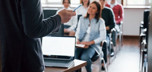 Caraguatatuba lança Trilha Formativa Freemind para qualificação de servidores da rede de proteção social