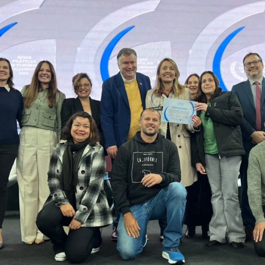Programa Praia Acessível de Caraguatatuba recebe prêmio destaque em Turismo Inclusivo do Estado de São Paulo