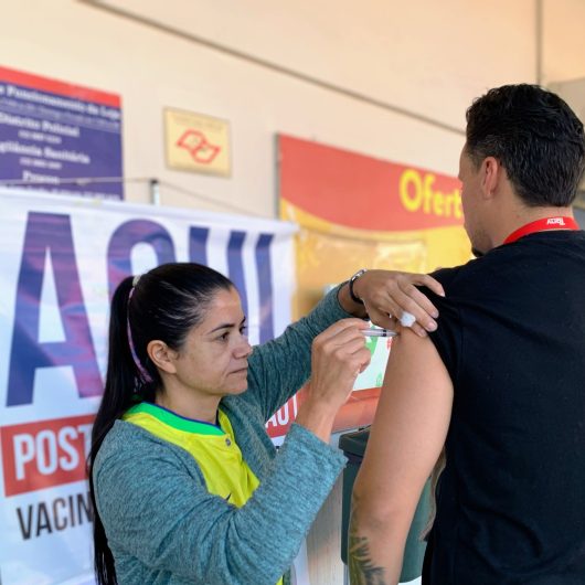 Caraguatatuba leva vacinação a supermercados e outros pontos da cidade nesta sexta-feira