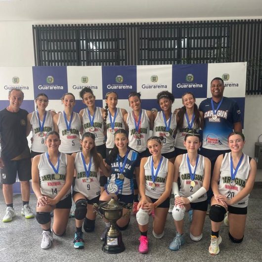 Voleibol de Caraguatatuba conquista pódio e avança às semifinais em competições regionais