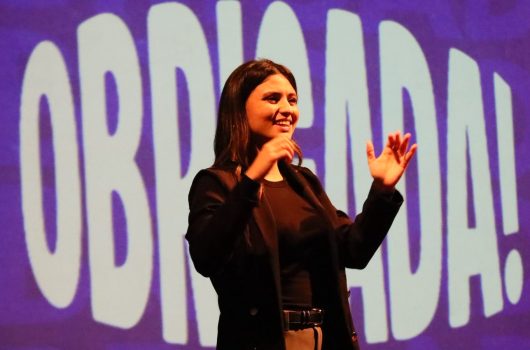Elos celebra Libras e coloca histórias da comunidade surda no centro do encontro