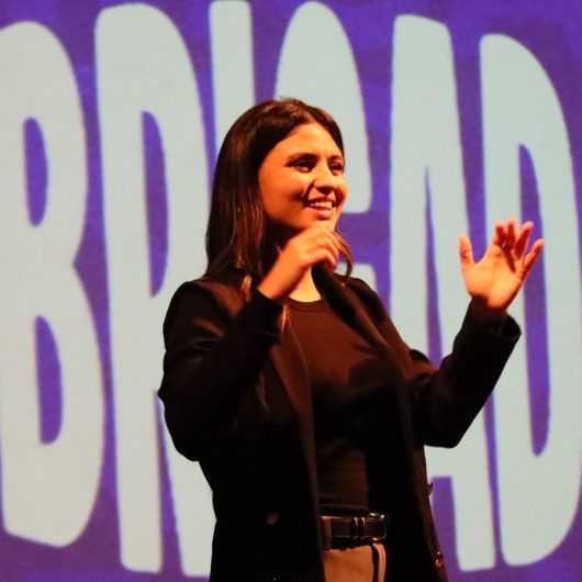 Elos celebra Libras e coloca histórias da comunidade surda no centro do encontro
