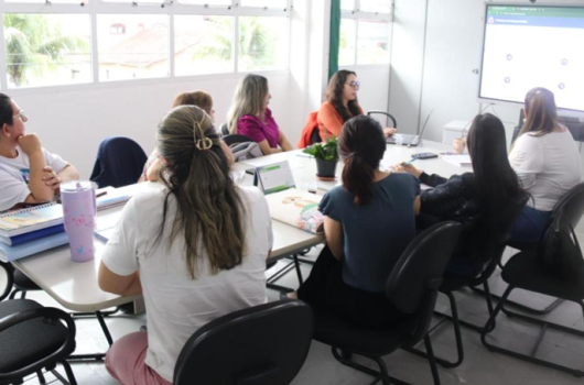 Caraguatatuba amplia acompanhamento da Educação Infantil com foco em equidade e planejamento para 2027