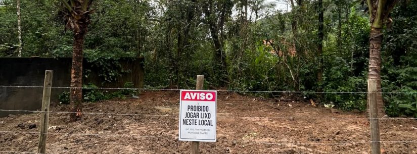 Prefeitura de Caraguatatuba recupera área degradada por descarte irregular e transforma espaço no Massaguaçu