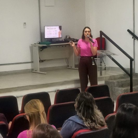 Servidoras da Prefeitura de Caraguatatuba recebem dicas de prevenção aos cânceres de mama e colo do útero